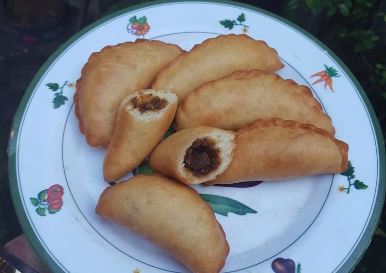 Roti Goreng Mayo Abon Ikan Roa