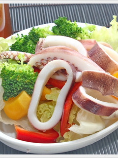 魷魚冰卷和風沙拉 的食譜成品照片