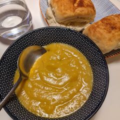 A picture of Roasted Crown Prince Pumpkin soup with potato.