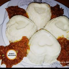 A picture of Tuwon shinkafa.