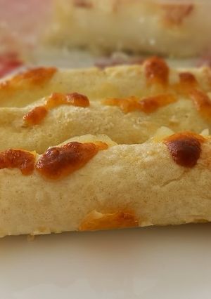 Foto di Crepes con solo albumi e ripieno di salsiccia e ricotta