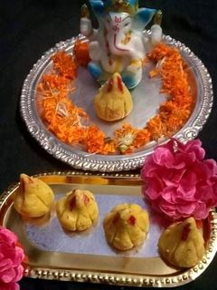 গুঁড়োদুধের মোদক (guro doodher modak recipe in Bengali) রেসিপির প্রধান ছবি