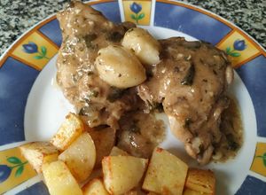 Una foto de Tradicional Pollo al Ajillo 🇪🇦