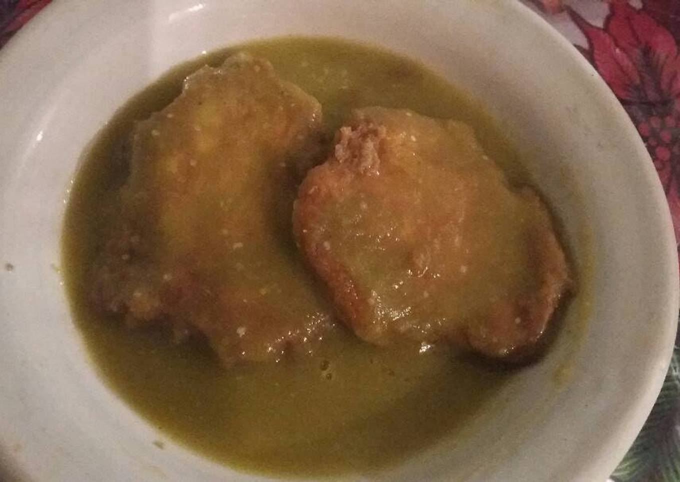 Tortitas de pollo en salsa verde