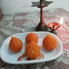 A picture of Milk Powder & Dessicated coconut Modak.