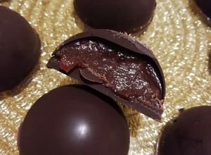 Foto di Cunesi ripieni con crema di castagne, cioccolato e rum