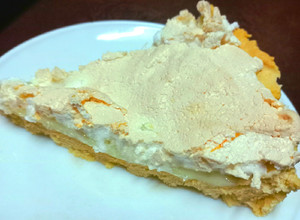 Una foto de Pie de limón receta fácil 😋