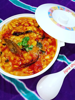 વાલ નું શાક (Val Shak Recipe In Gujarati) રેસીપી મુખ્ય ફોટો