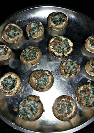 A picture of Stuffed Mushrooms.