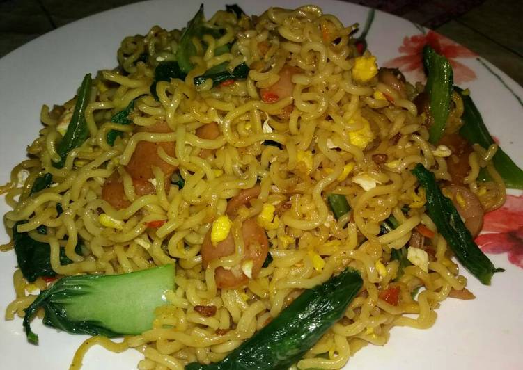 Cara Gampang Membuat Mie goreng pedas ala2 yang Enak Banget