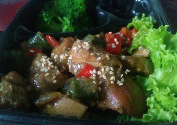 Chicken black pepper/ ayam lada hitam