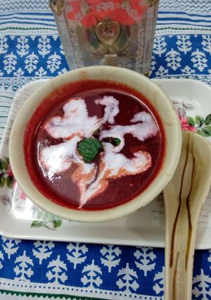 A picture of Creamy tomato-beetroot soup.