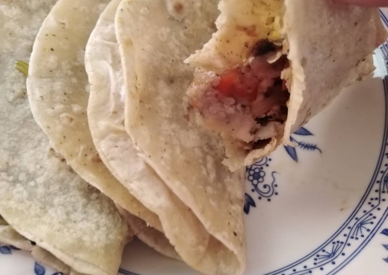 Quesadillas sencillas de cuitlacoche y espinacas