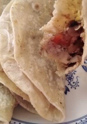 Una foto de Quesadillas sencillas de cuitlacoche y espinacas