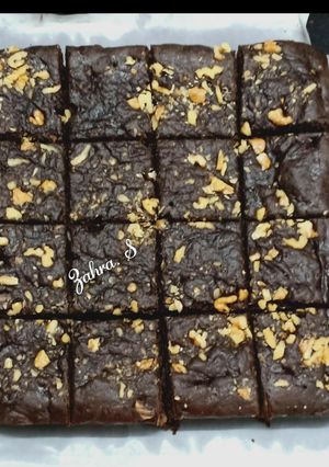 A picture of Eggless Walnut Chocolate Brownie.