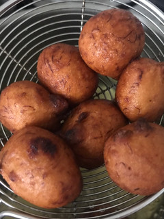 A picture of Fried Banana Balls / Jemput-jemput Pisang.