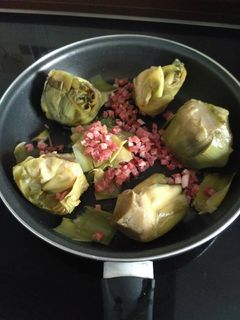 Una foto de Alcachofas con jamón