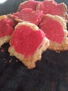 ভ্যানিলা হার্ট ক্যুকিজ (vanilla heart cookies recipe in Bengali) রেসিপির প্রধান ছবি