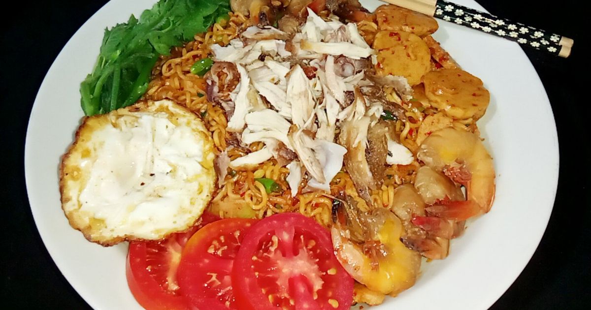 Mie Goreng Komplit