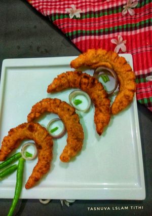 নারকেলি চিংড়ি পিঠা রেসিপির প্রধান ছবি