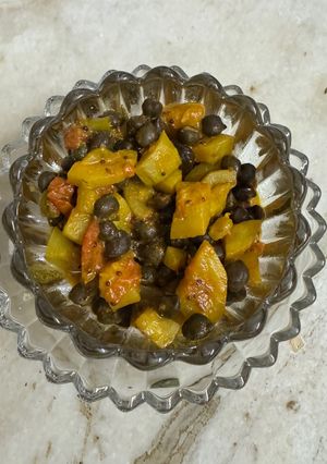 A picture of Lauki hare chane ki sabji.