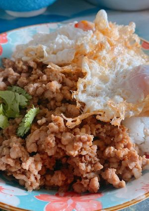 รูปของ หมูหวานราดข้าว ไข่เค็มดาว