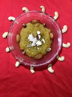 મગની દાળનો હલવો (Moong Dal Halwa Recipe In Gujarati) રેસીપી મુખ્ય ફોટો