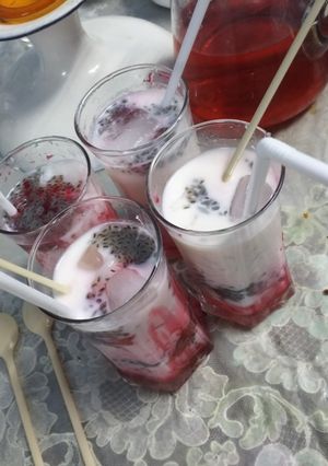 A picture of Roohafza Doodh.