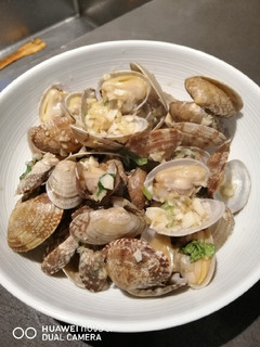 A picture of Clam in Garlic and Ginger.