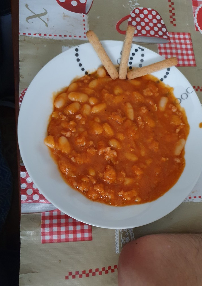 Una foto de Alubias con carne picada