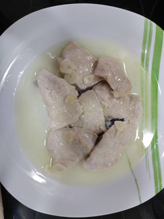 Una foto de Filetitos de pollo en salsa de vino