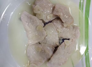 Una foto de Filetitos de pollo en salsa de vino