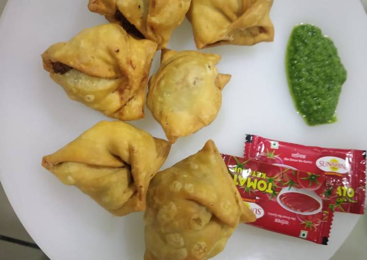 Aloo matar samosa