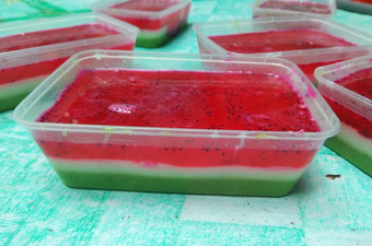 Cara Buat Puding 3 lapis (alpukat, susu, buah naga) Praktis