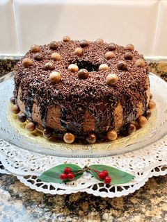 Una foto de Pastel de chocolate con jarabe de cacao