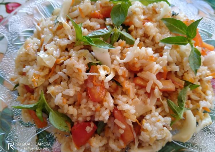 Langkah Mudah untuk Menyiapkan Nasi Goreng Sayur, Menggugah Selera