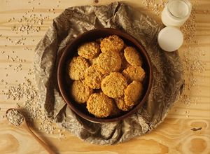 Una foto de 🍘 Galletitas de avena y yogur 🍘