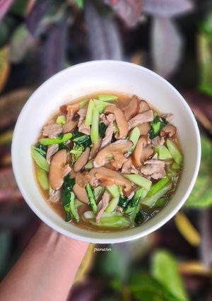 รูปของ เส้นหมี่ราดหน้ารวมมิตร (เนื้อวัว เห็ดหอม บล็อคโคลี่)