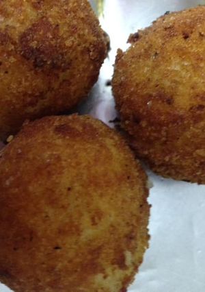 A picture of Cheese balls.
