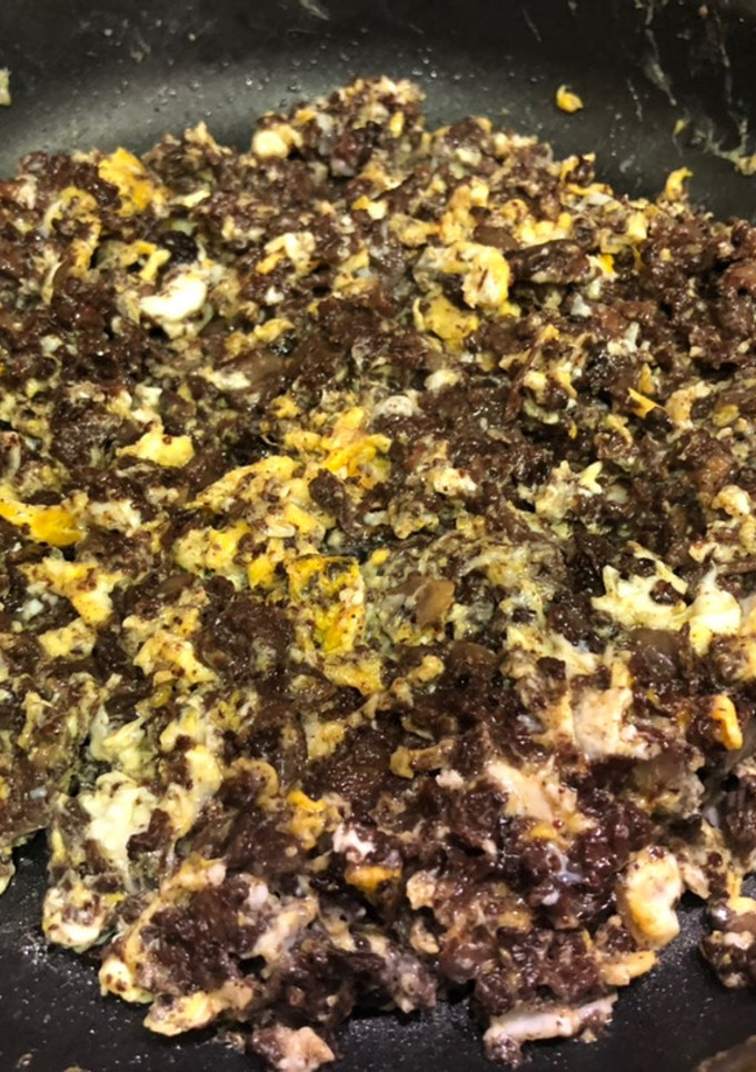 Una foto de Revuelto de morcilla