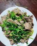 Thịt lợn giả trâu xào cần tây