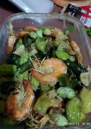 Foto resep Tumis udang petai cabai hijau