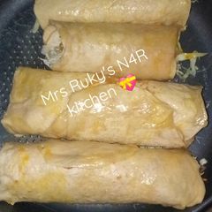 A picture of Special chicken shawarma.