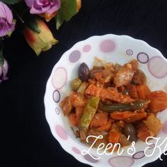 Mom's Instant Mixed Veg Pickle A picture of Mom's Instant Mixed Veg Pickle.