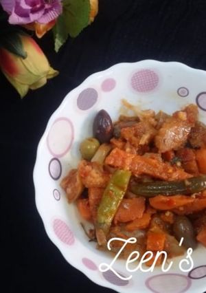 A picture of Mom's Instant Mixed Veg Pickle.