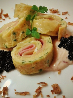 Foto principal de Rollitos de tortilla rellenos de jamón york y queso