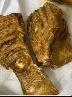 صورة لوصفة سمك مقلي بالتتبيله البسيطه والخطييييره😋😍 ❤️
