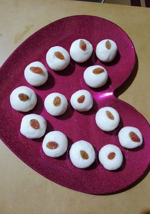 A picture of Instant Coconut Laddus.