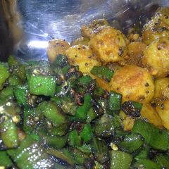 A picture of Aloo-Okra sapji - Gujarathi special.
