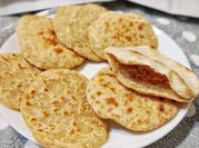Una foto de pan de garbanzos facil